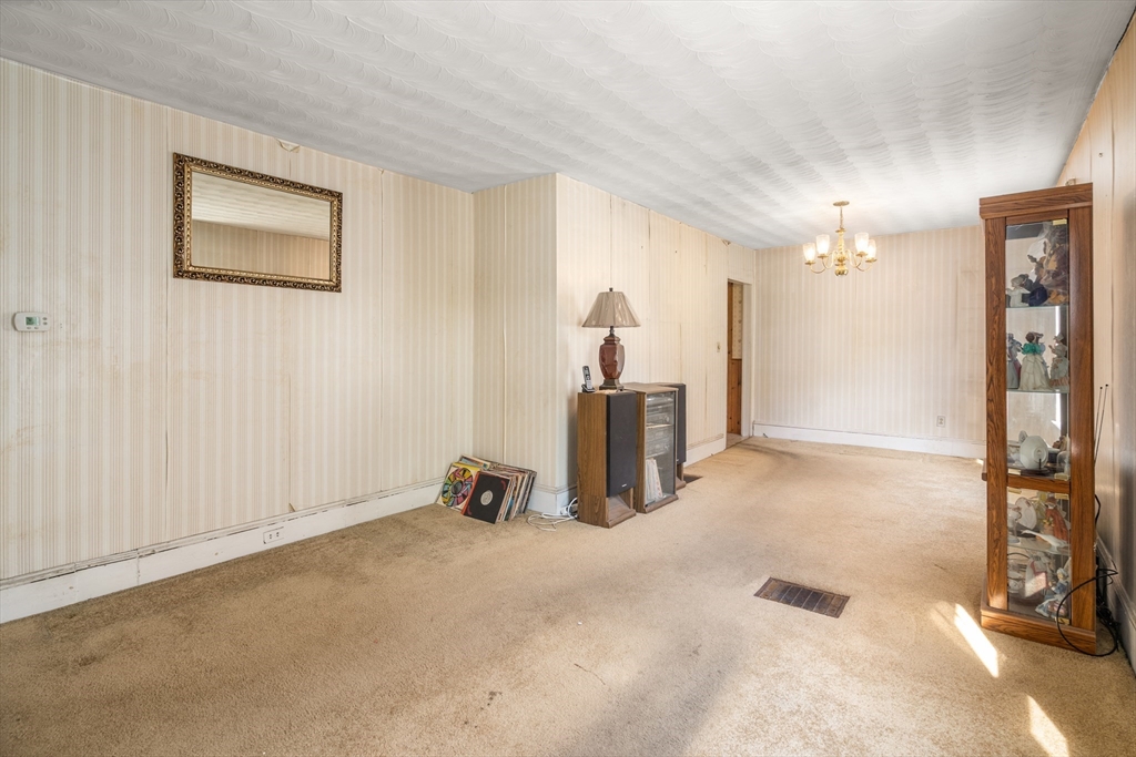 25 Curve St