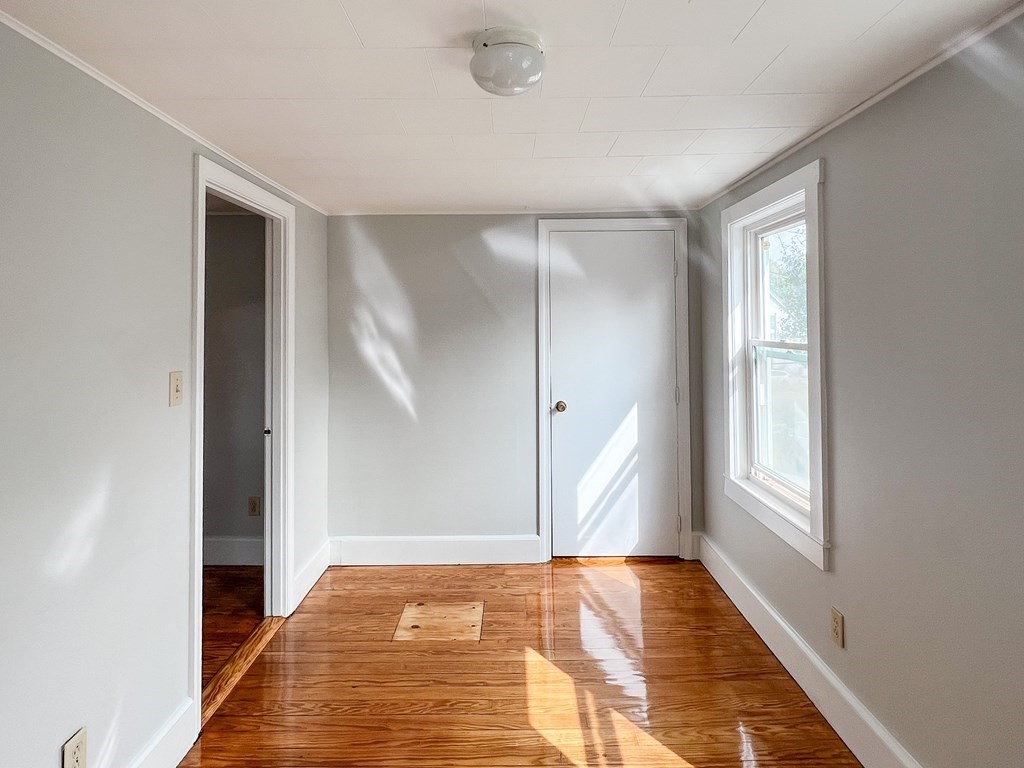 19-25 Common St