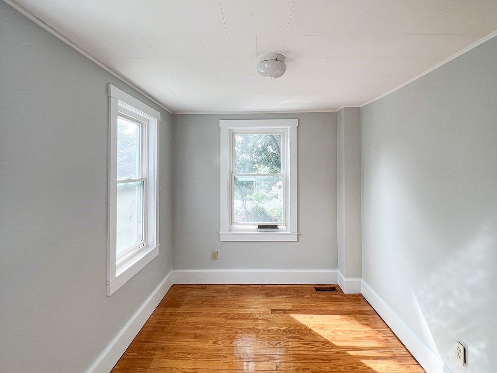 19-25 Common St