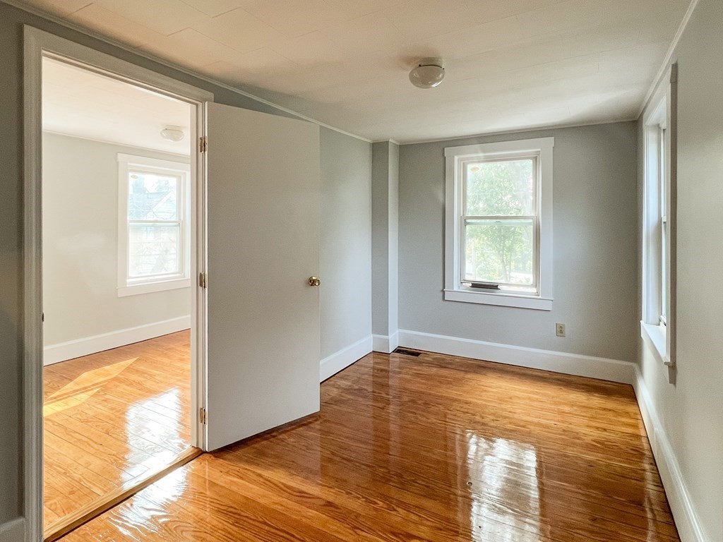 19-25 Common St