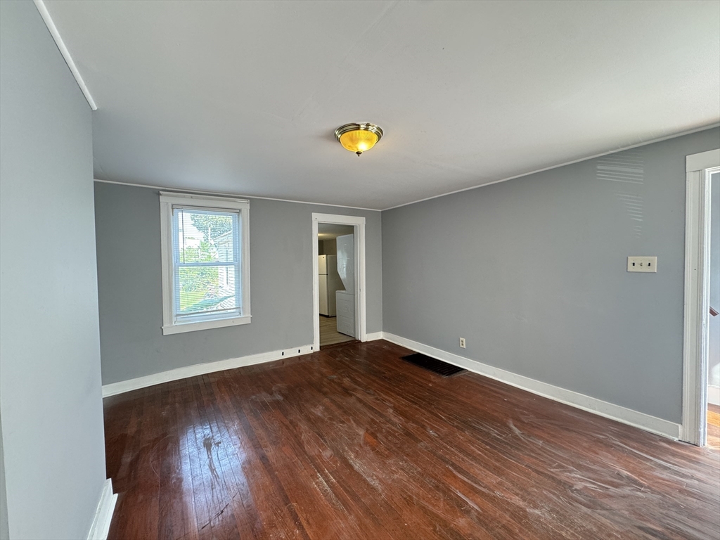 19-25 Common St