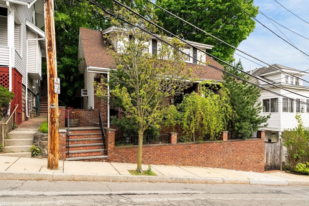 21 Fells Ave