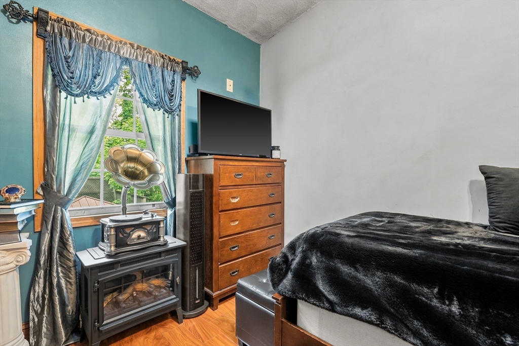 21 Fells Ave