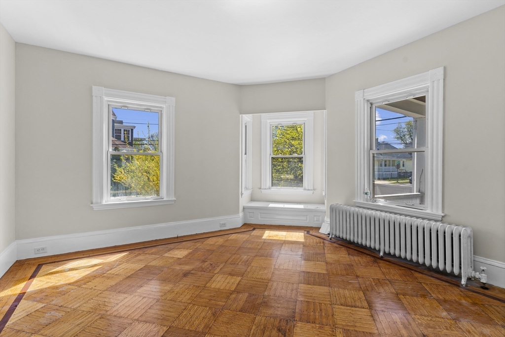 113 Elm Ave