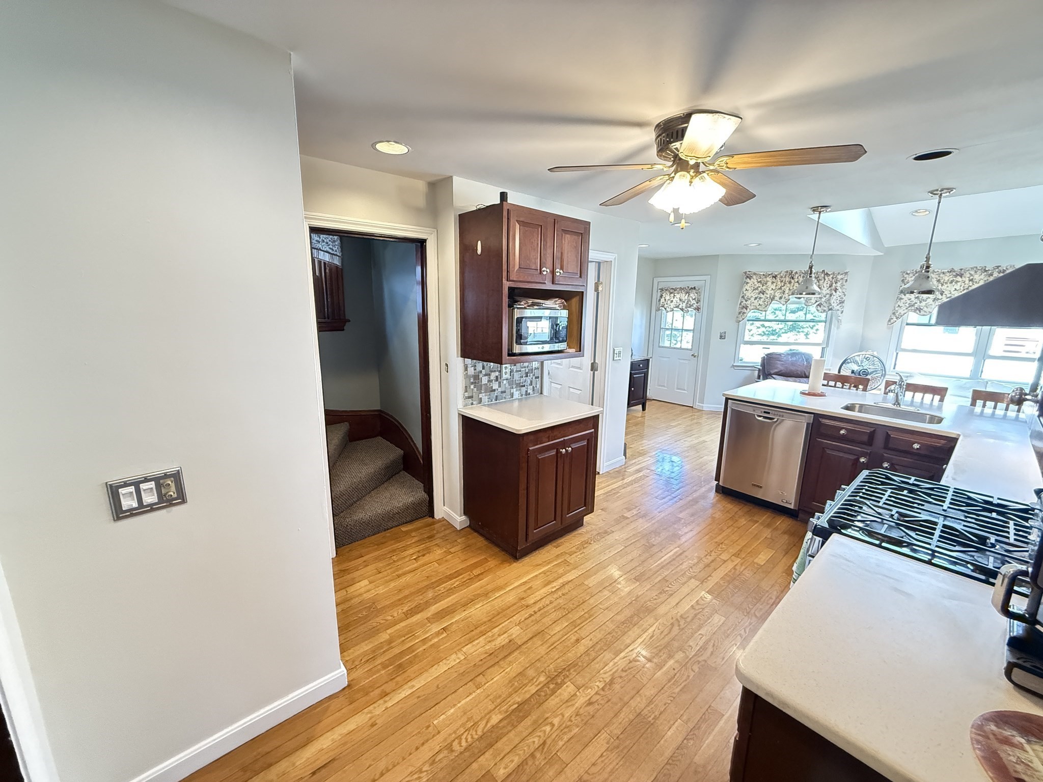 24 Rawson Rd
