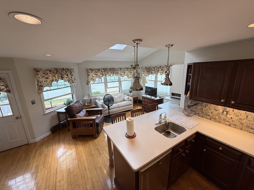 24 Rawson Rd