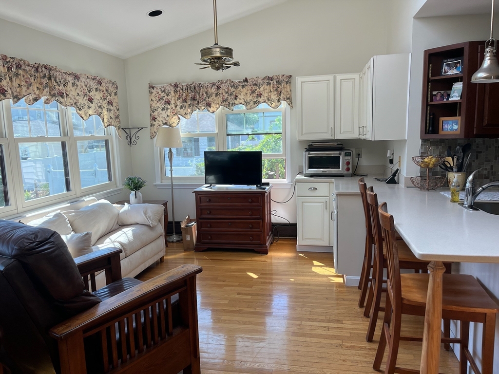 24 Rawson Rd