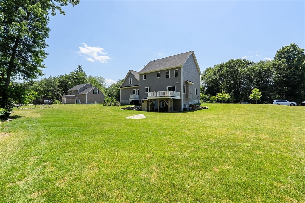 7 Maris Ln