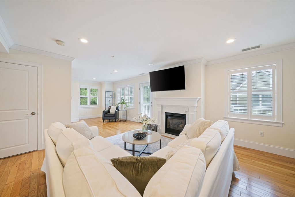 205 Elm St # 9