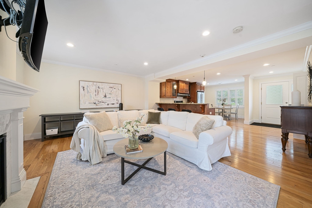 205 Elm St # 9