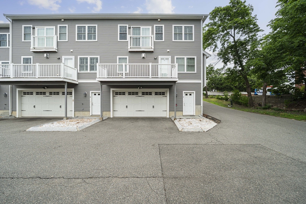 205 Elm St # 9