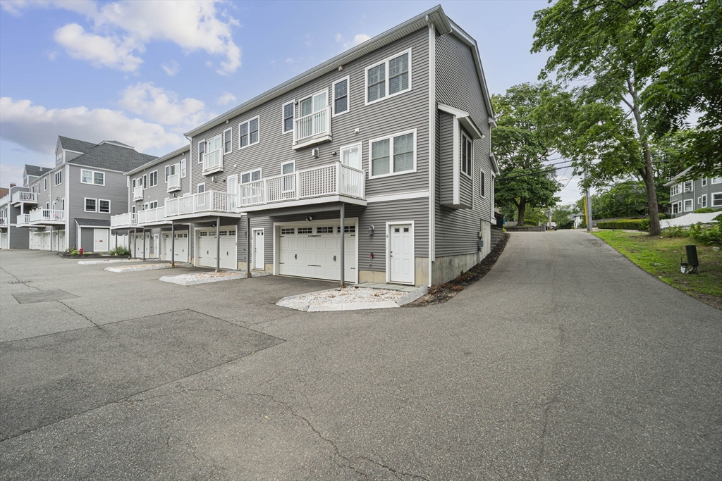 205 Elm St # 9