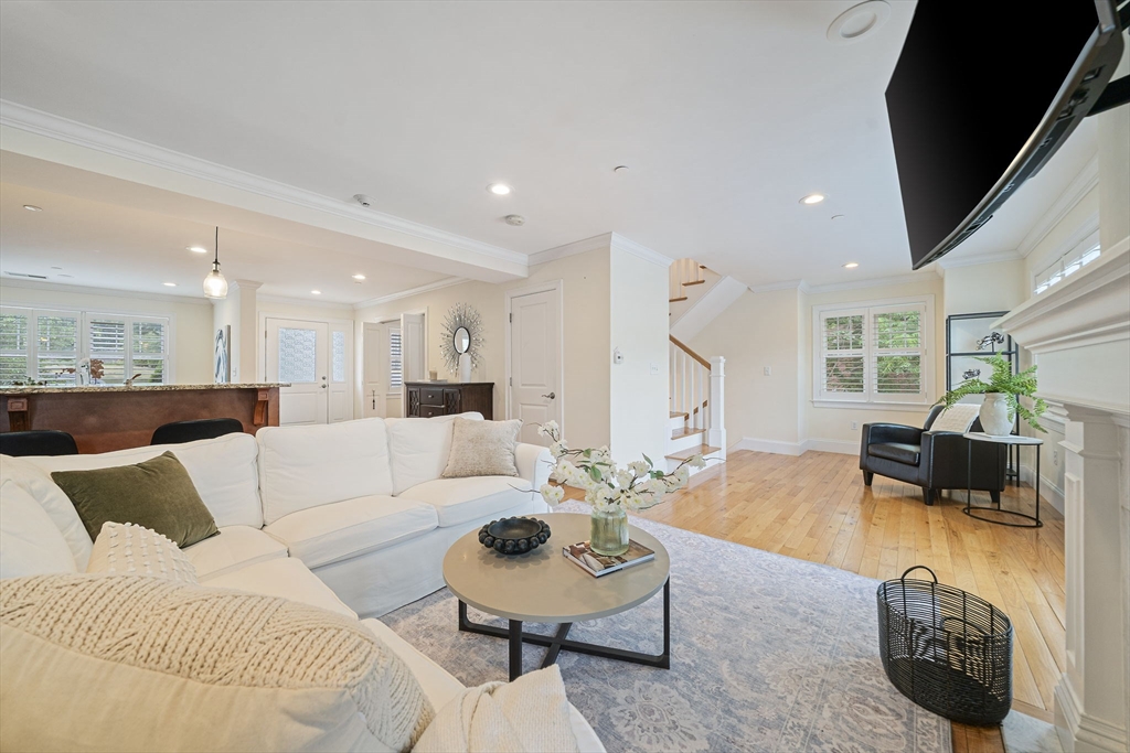 205 Elm St # 9