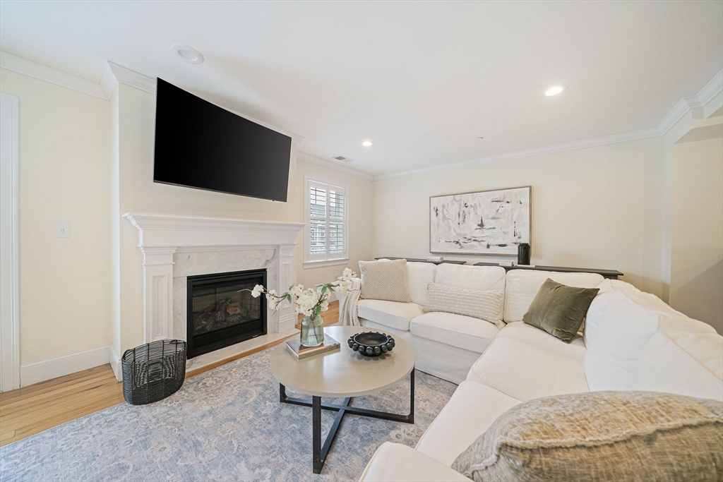 205 Elm St # 9