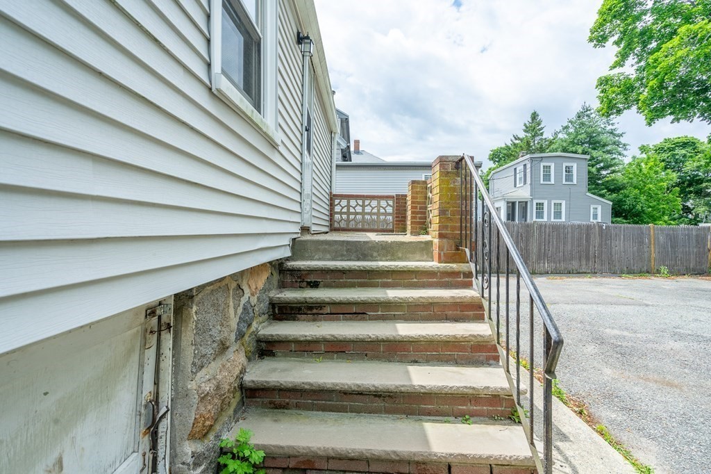 35 Water St