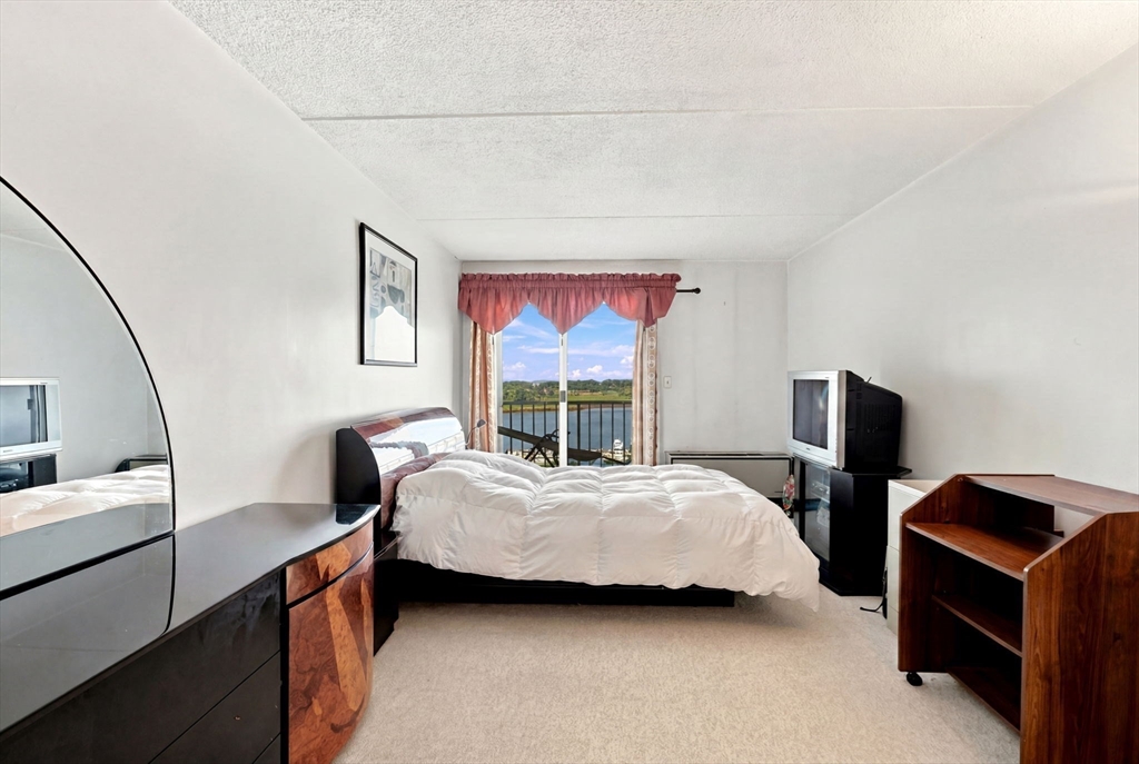 100 Cove Way # 902