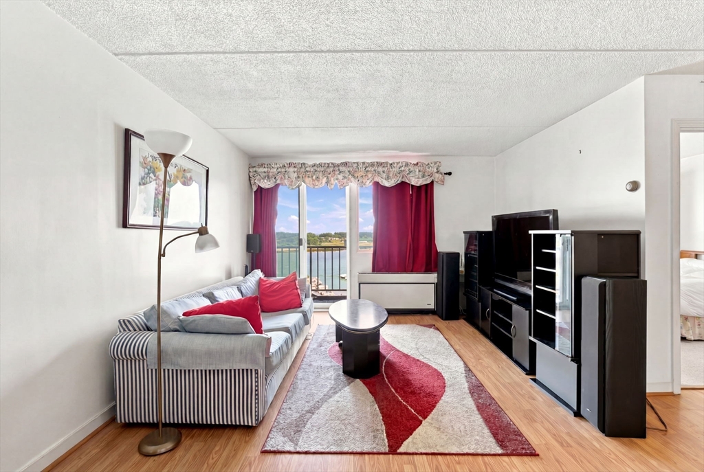 100 Cove Way # 902