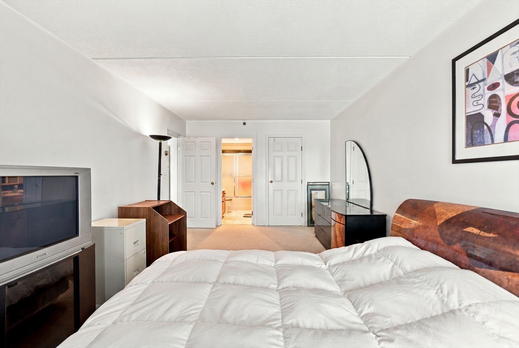 100 Cove Way # 902