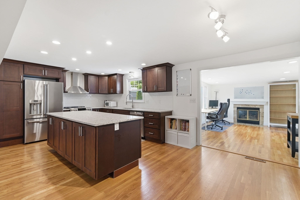 8 Casey St