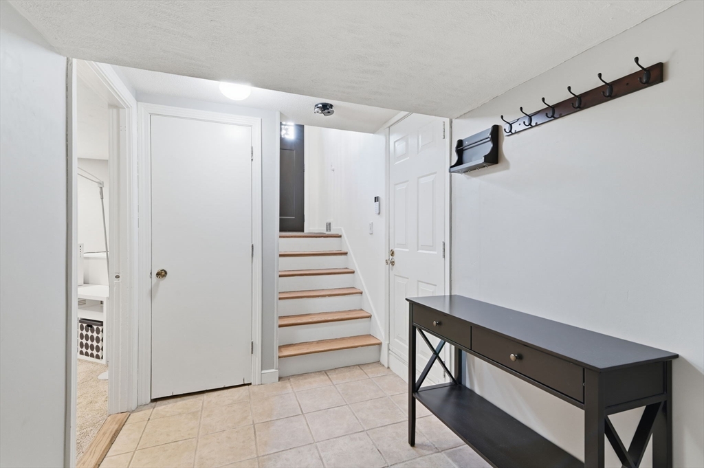 8 Casey St