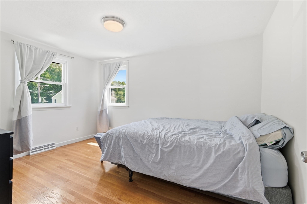 8 Casey St