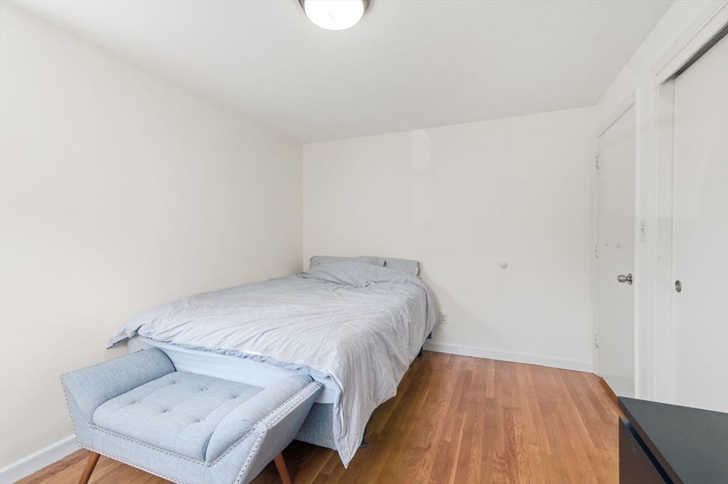 8 Casey St