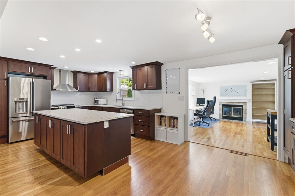 8 Casey St