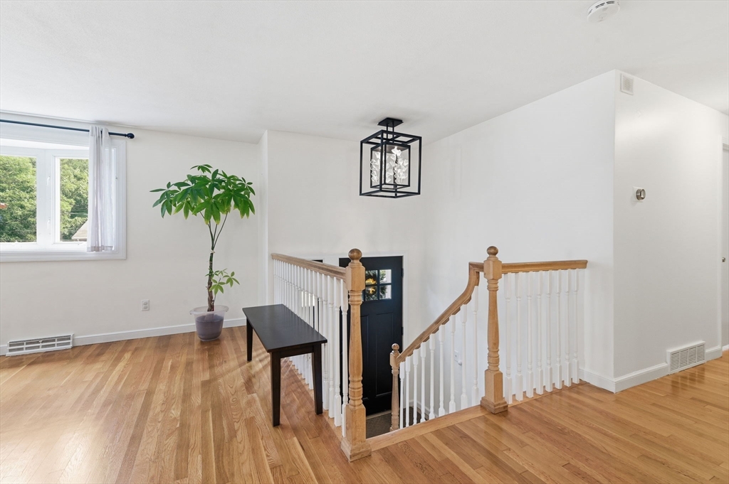8 Casey St