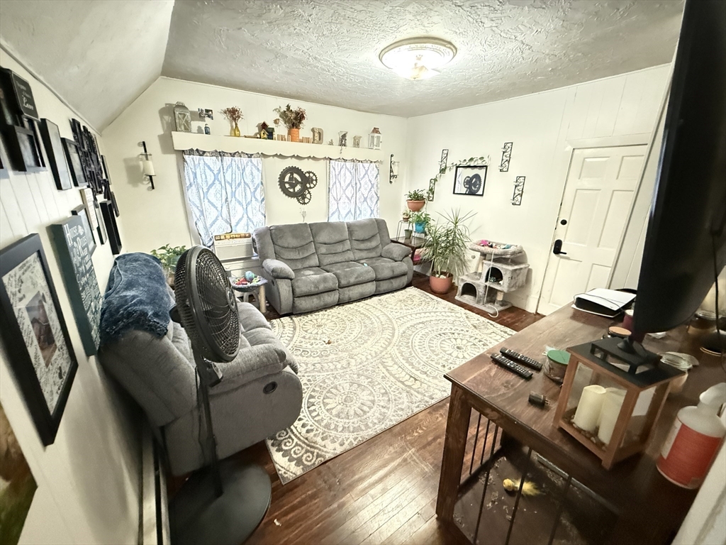 18 Marion St