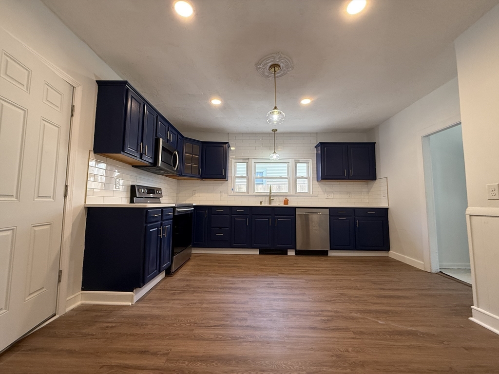 18 Marion St