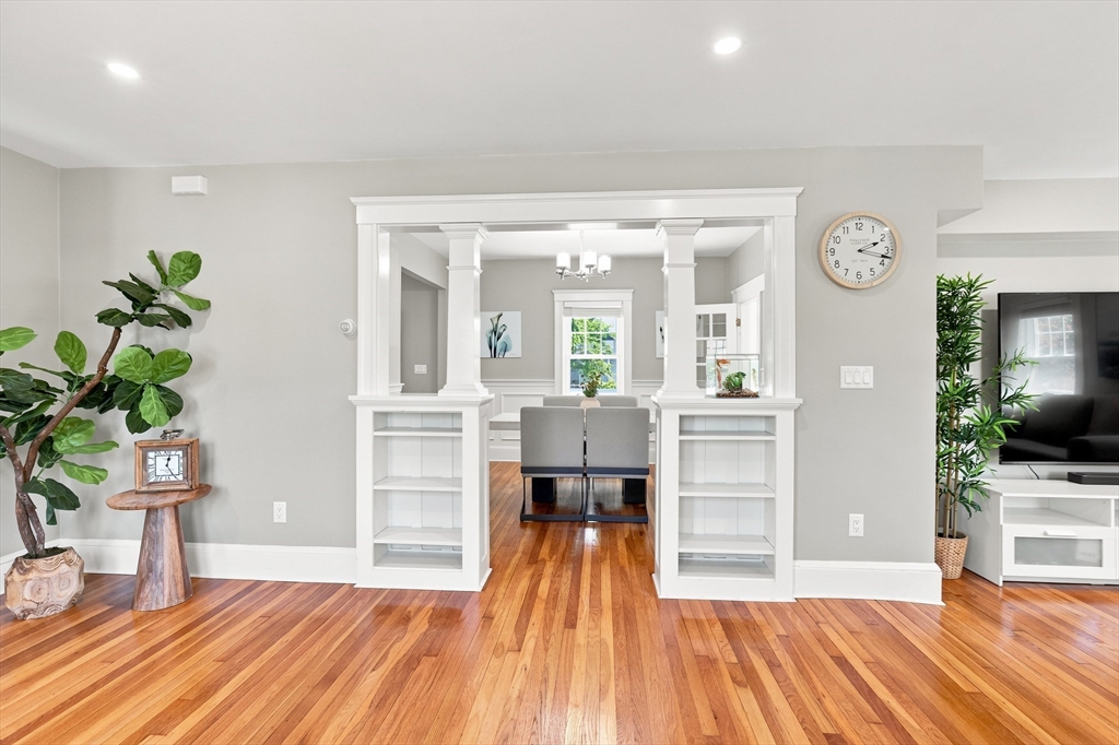 40 Lurton St
