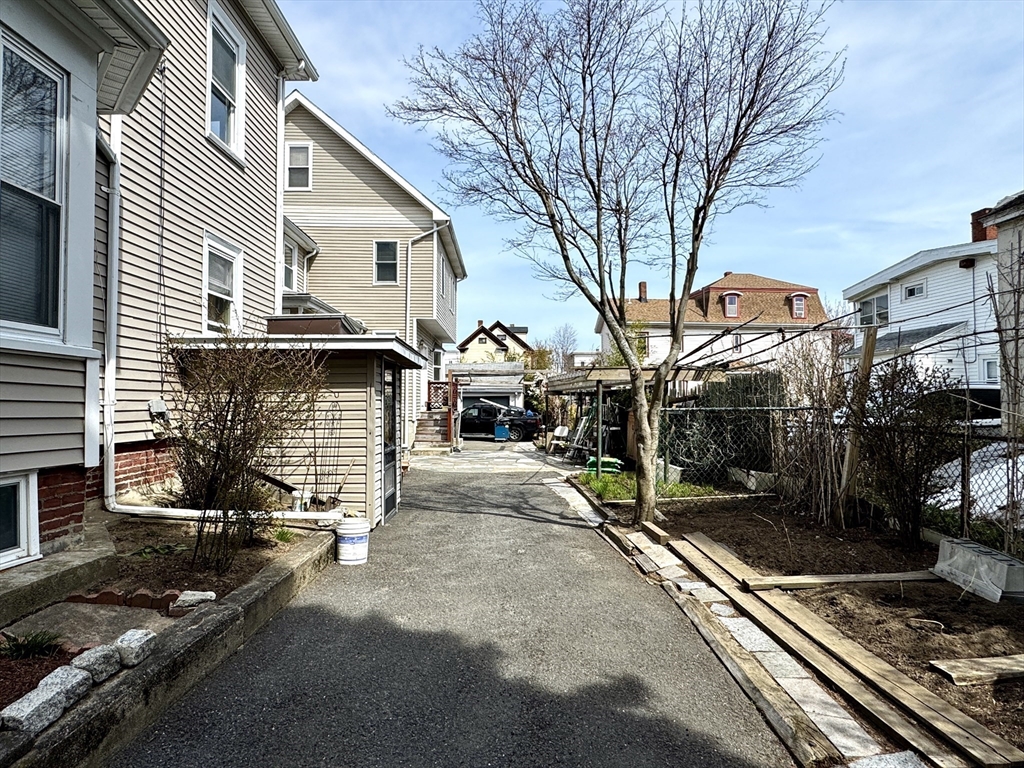 383 Highland Ave