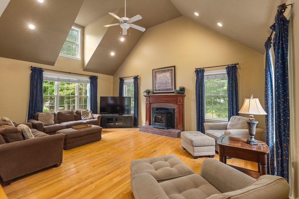 80 Northridge Dr