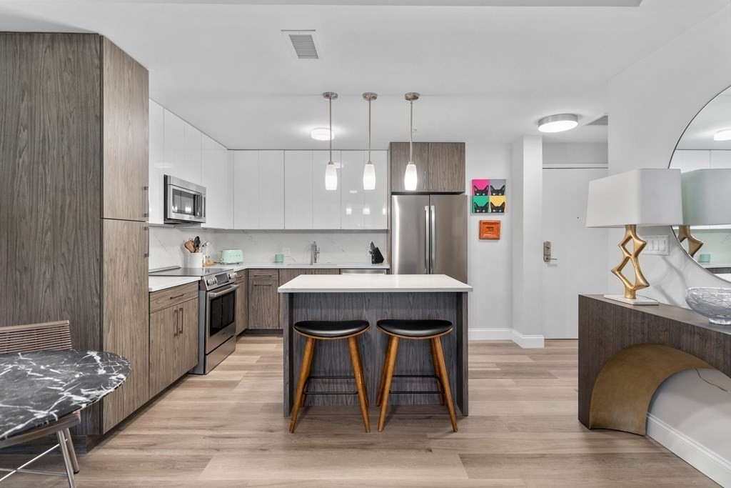 771 Harrison Avenue # 208