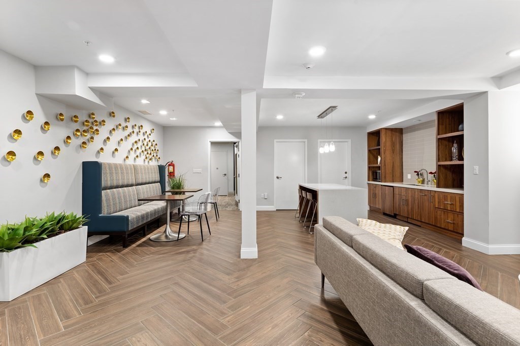 771 Harrison Avenue # 208