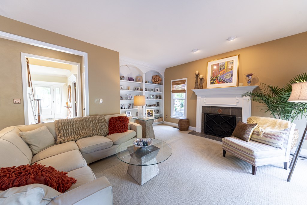 1106 Eleanor Pl