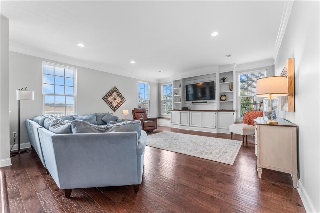 3023 Falcon Drive