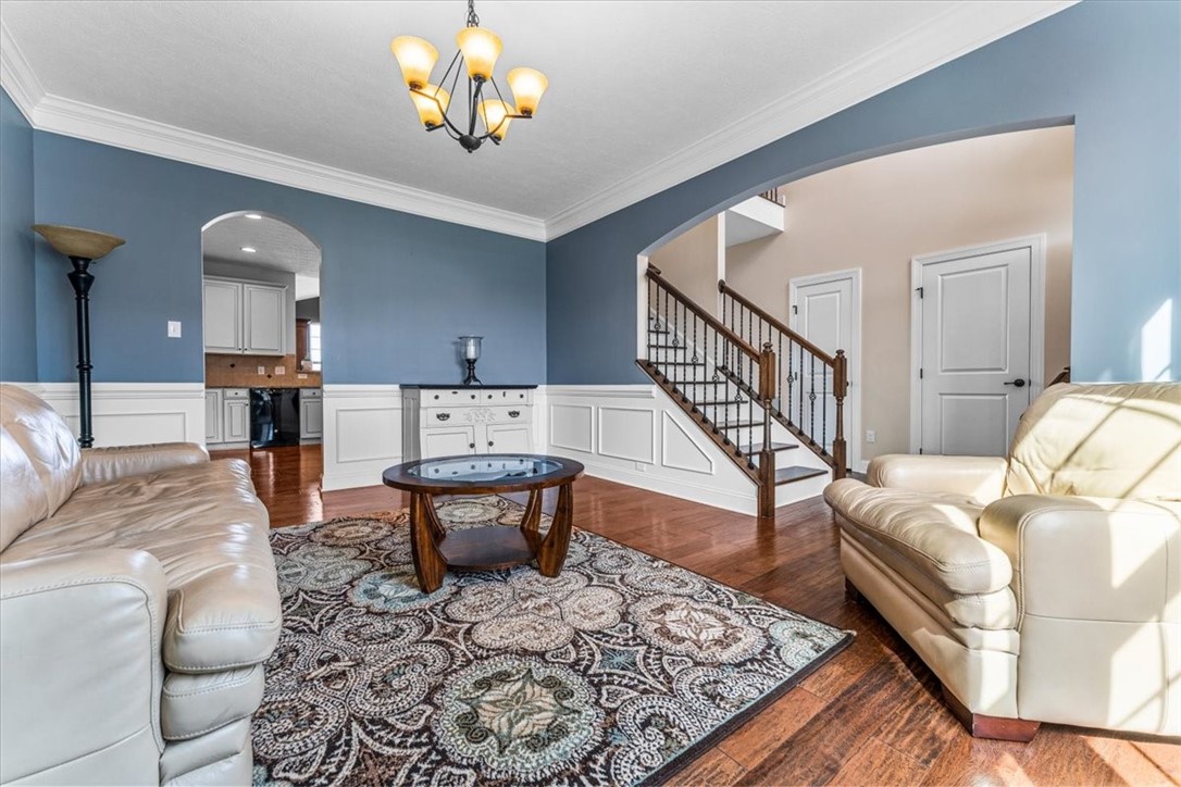 3023 Falcon Drive