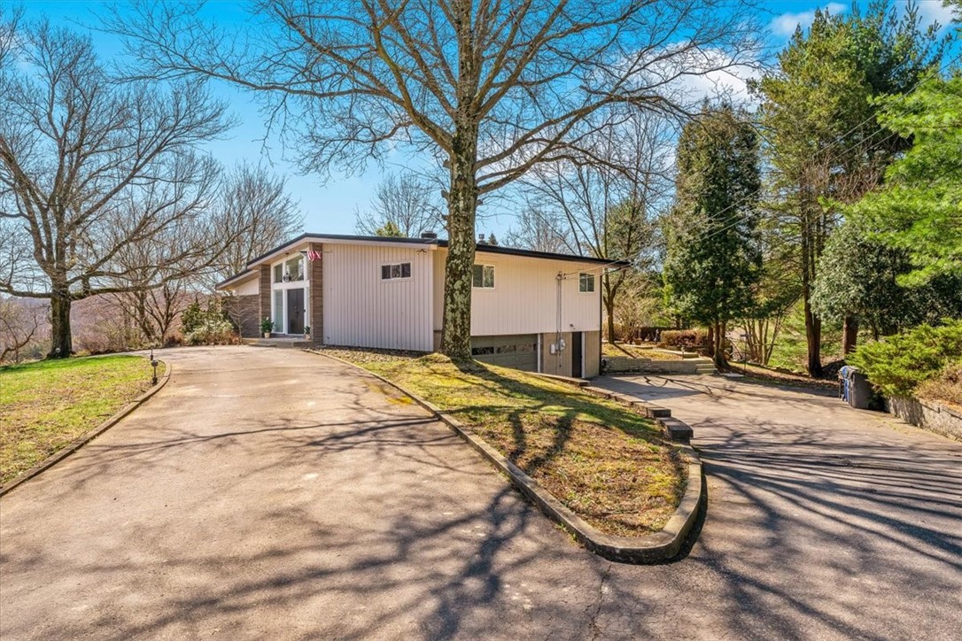 202 Horseshoe Drive