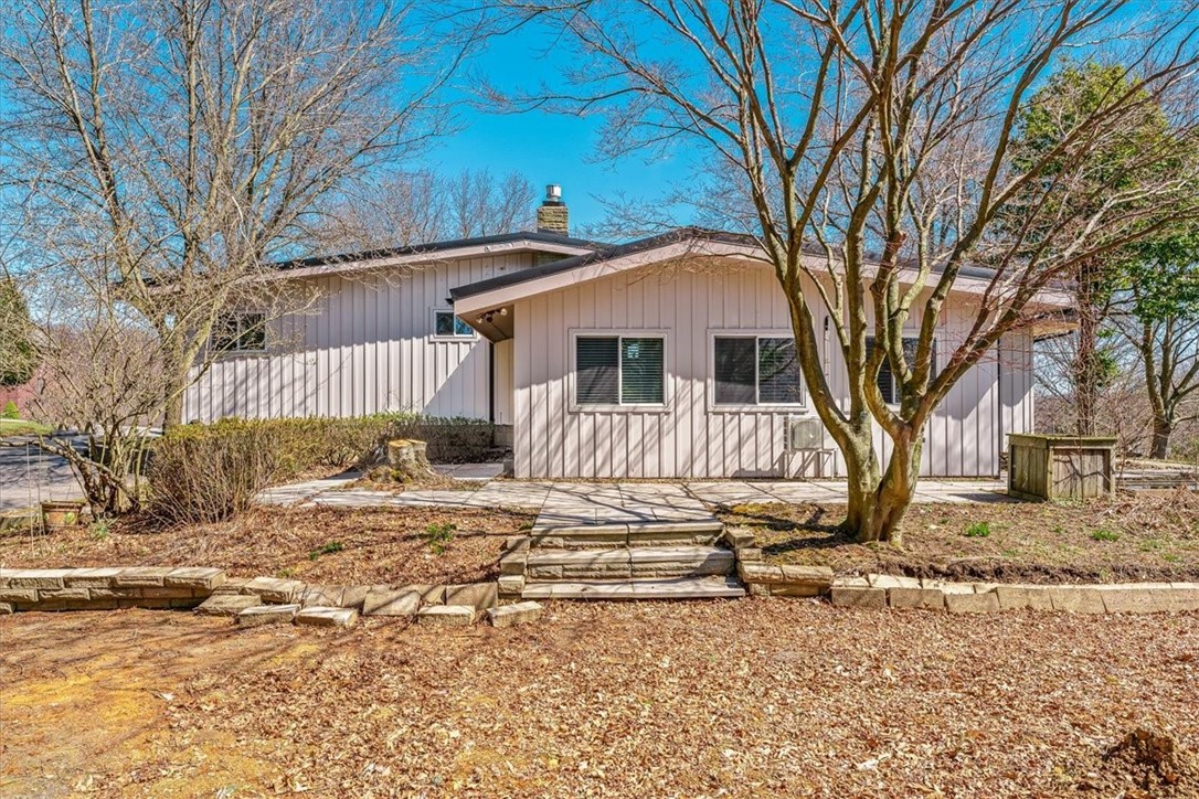 202 Horseshoe Drive