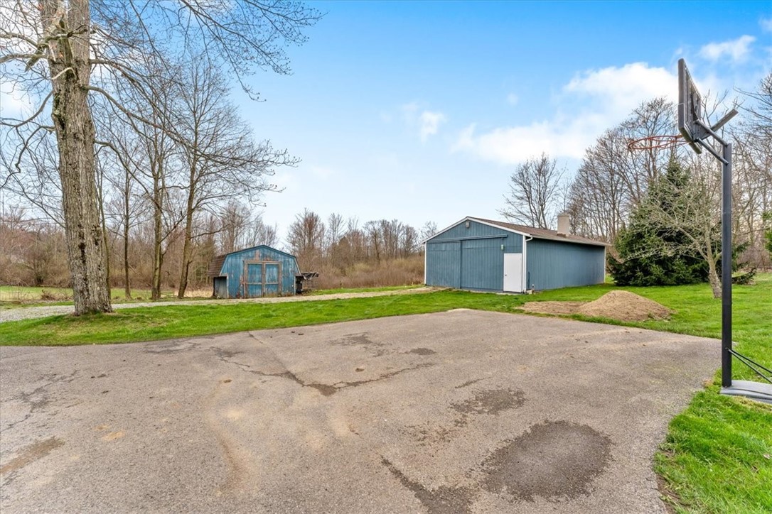 116 Pleasant Valley Road