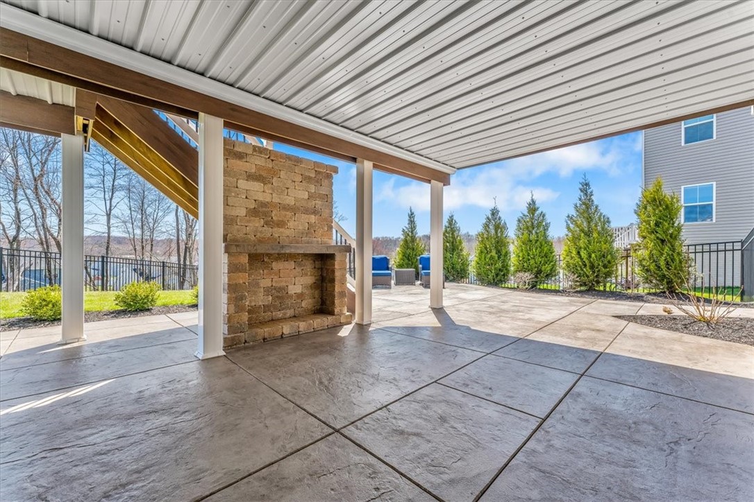 1043 Blackhawk Drive