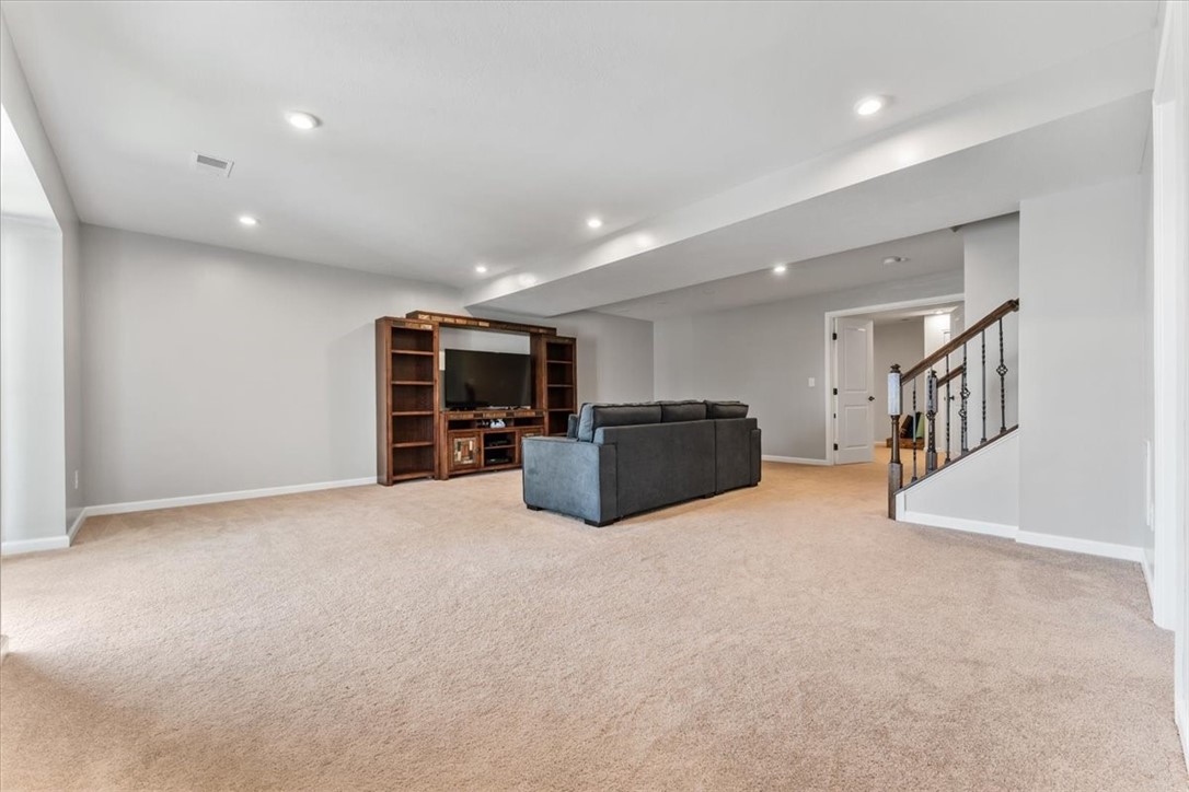 1043 Blackhawk Drive