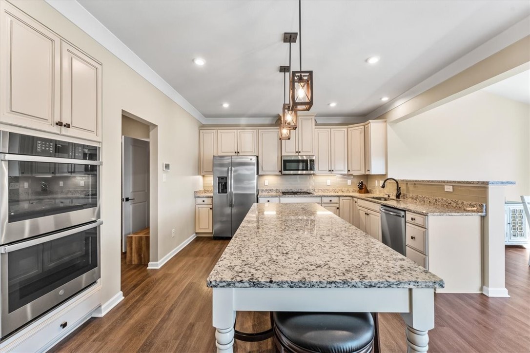 1043 Blackhawk Drive