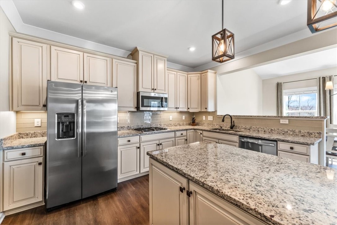 1043 Blackhawk Drive