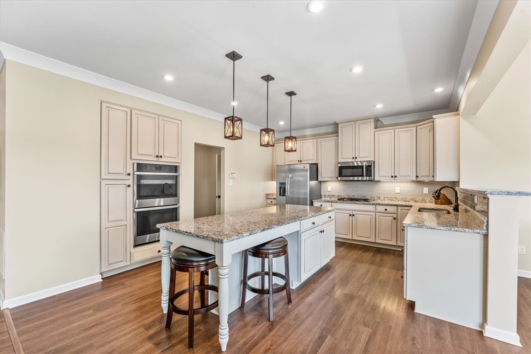 1043 Blackhawk Drive