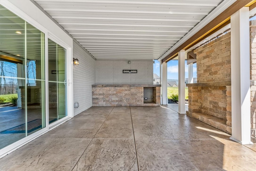 1043 Blackhawk Drive