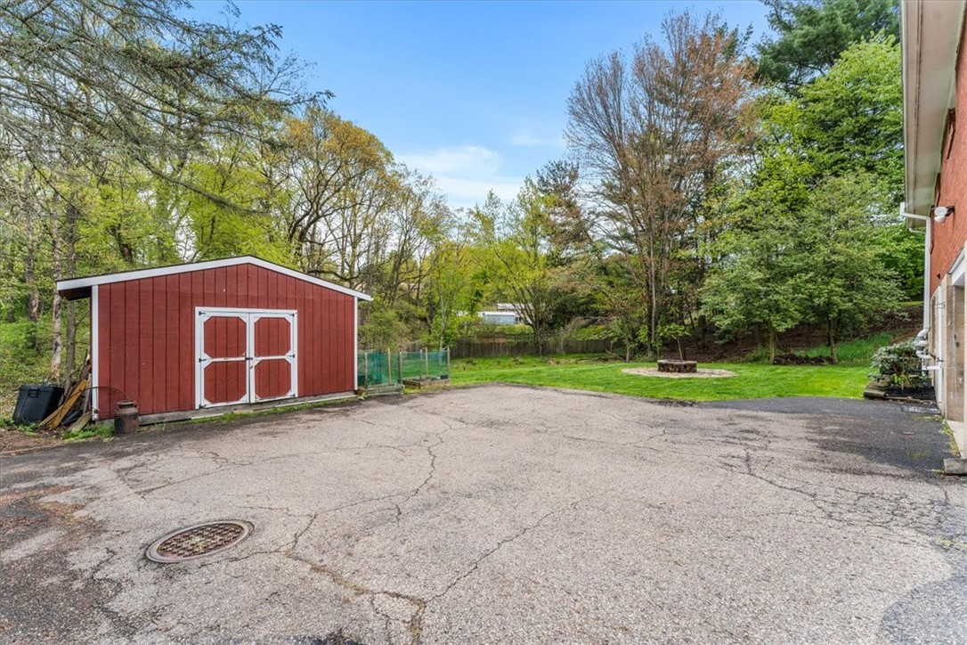 1433 Lakeside Drive