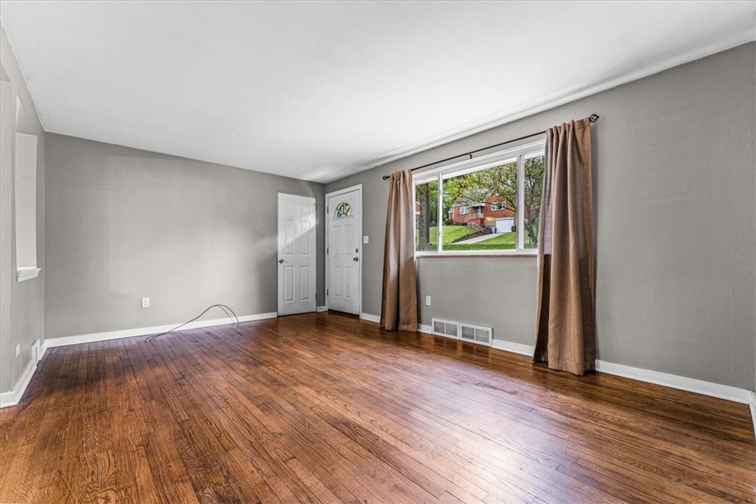 1433 Lakeside Drive