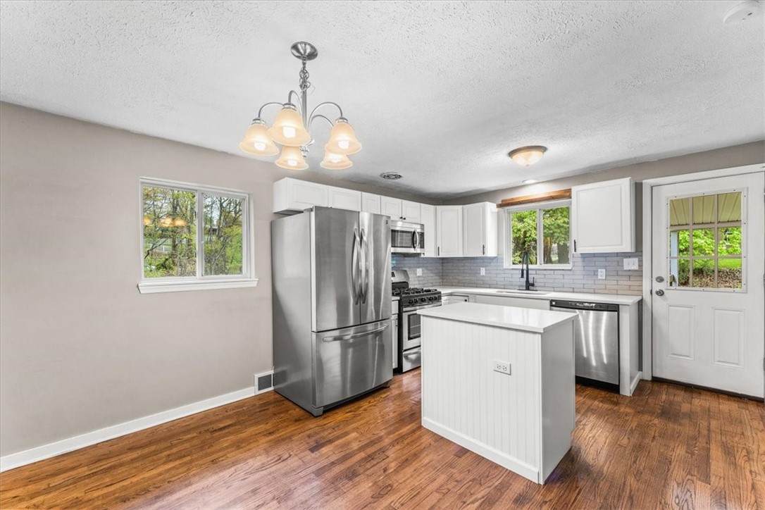 1433 Lakeside Drive